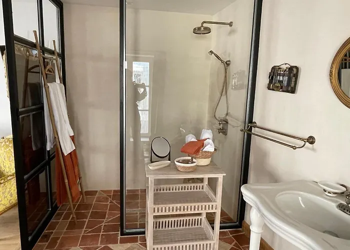 Alojamento de Acomodação e Pequeno-almoço L'orangerie 4*